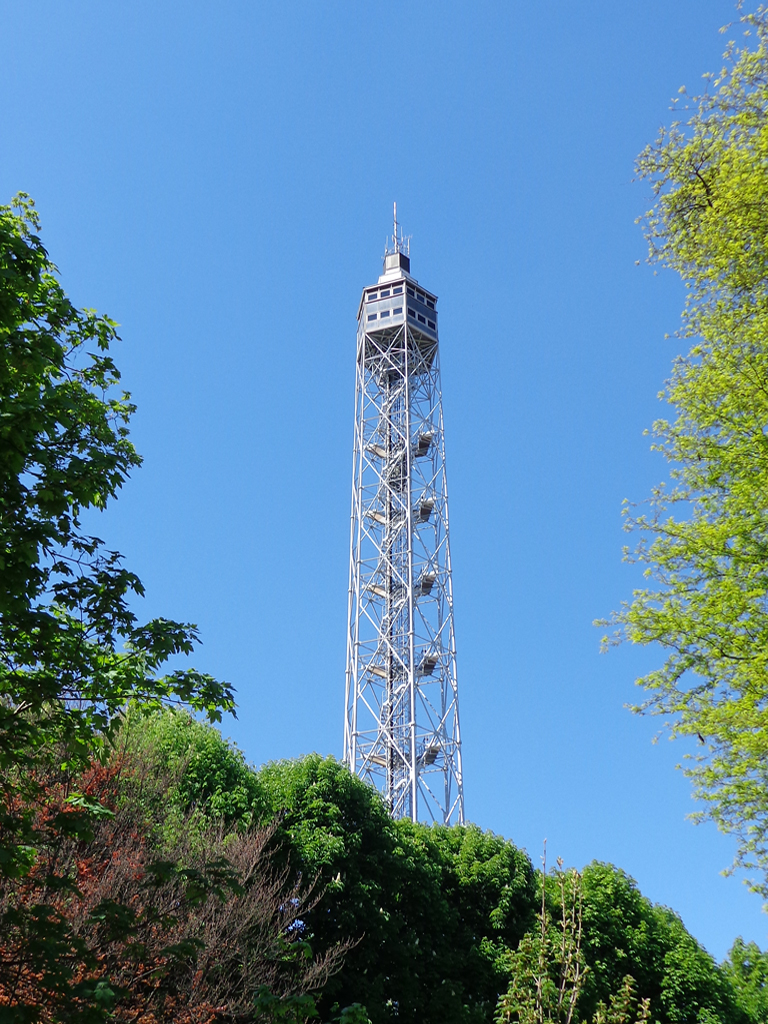 Torre Branca — панорамная башня в парке Семпионе, Милан, построена в 1933 году архитектором Джо Понти на средства семьи Бранка