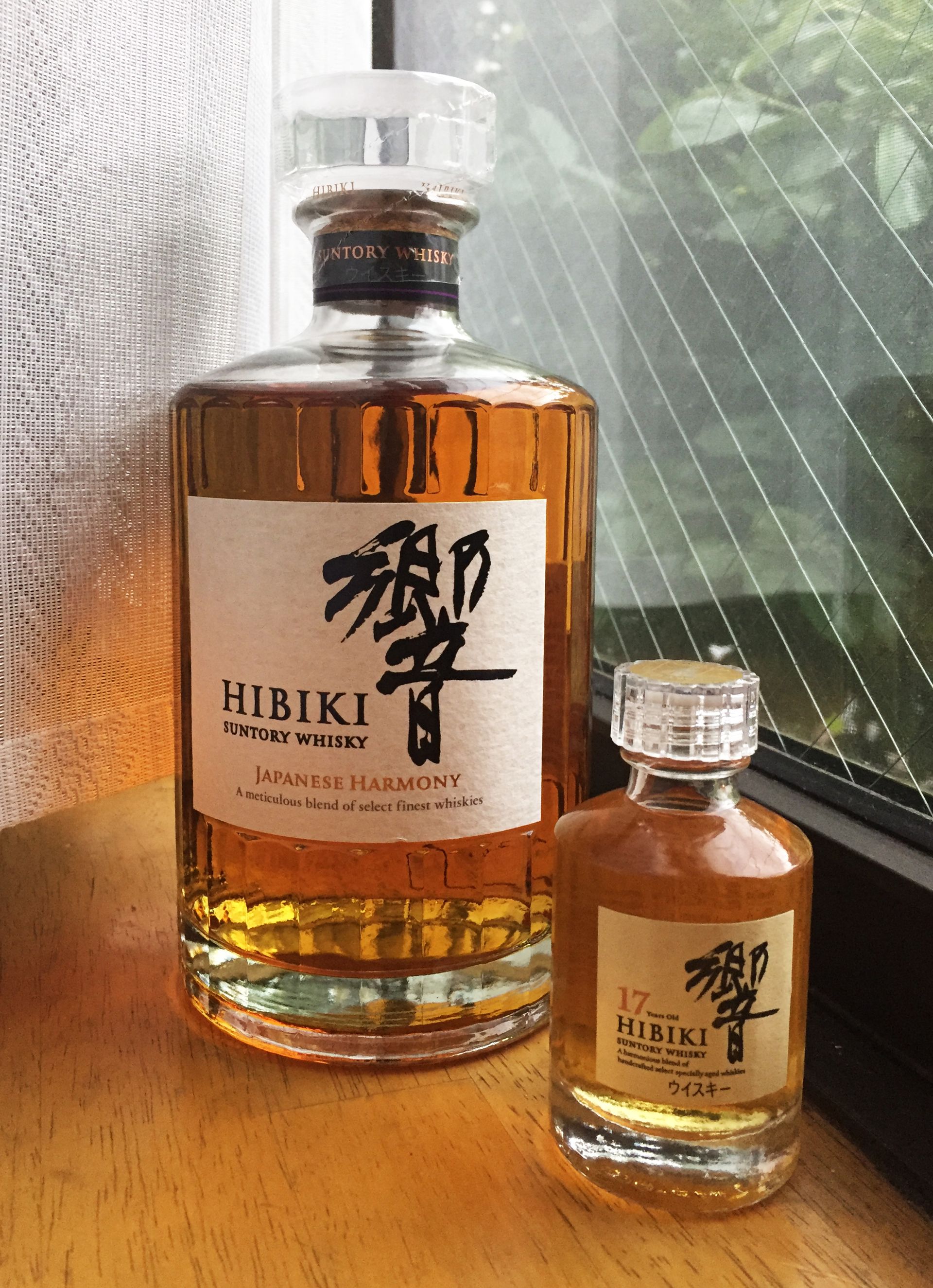 Бутылка Hibiki с фирменными 24 гранями