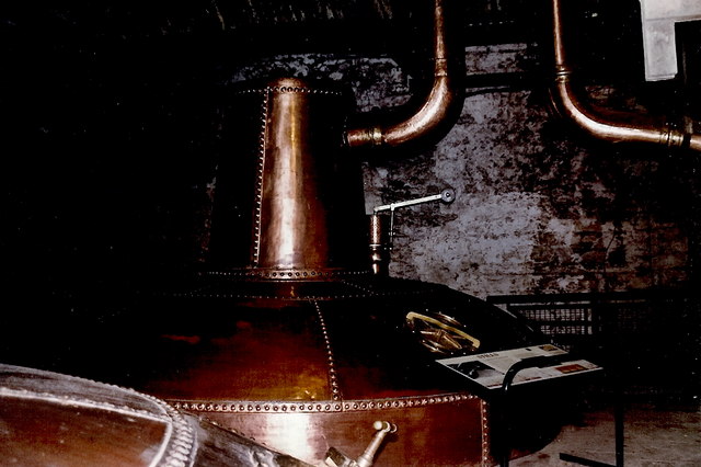 медные pot still на винокурне Jameson в Мидлтоне, графство Корк