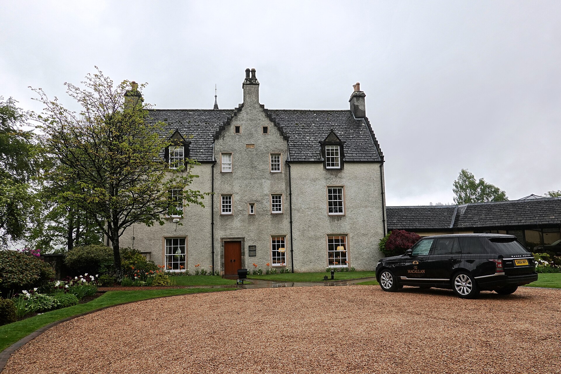 историческое здание Easter Elchies House (построено в 1700 году) на территории поместья Macallan