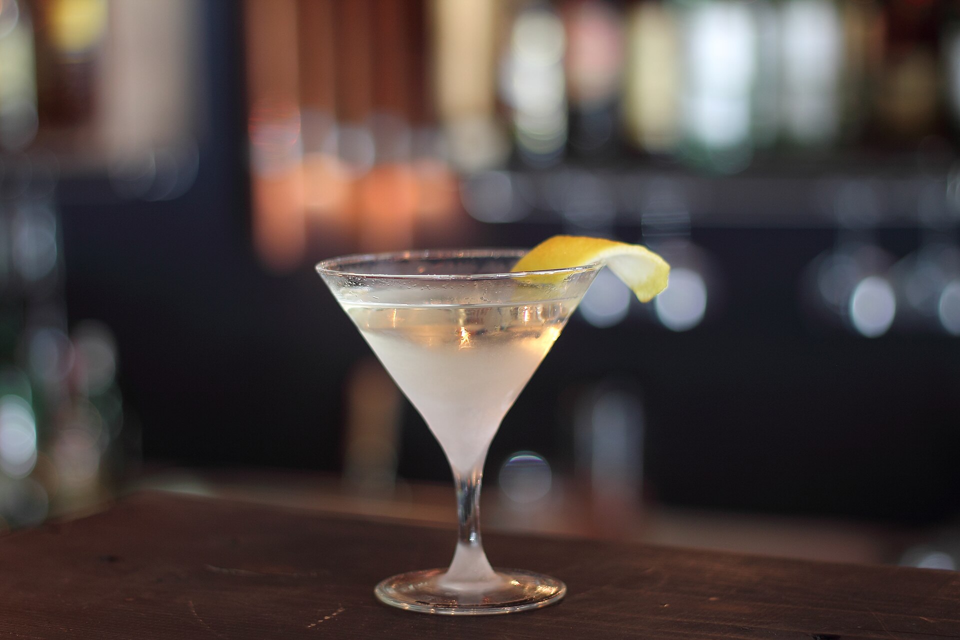 Классический Dry Martini — коктейль, немыслимый без Noilly Prat