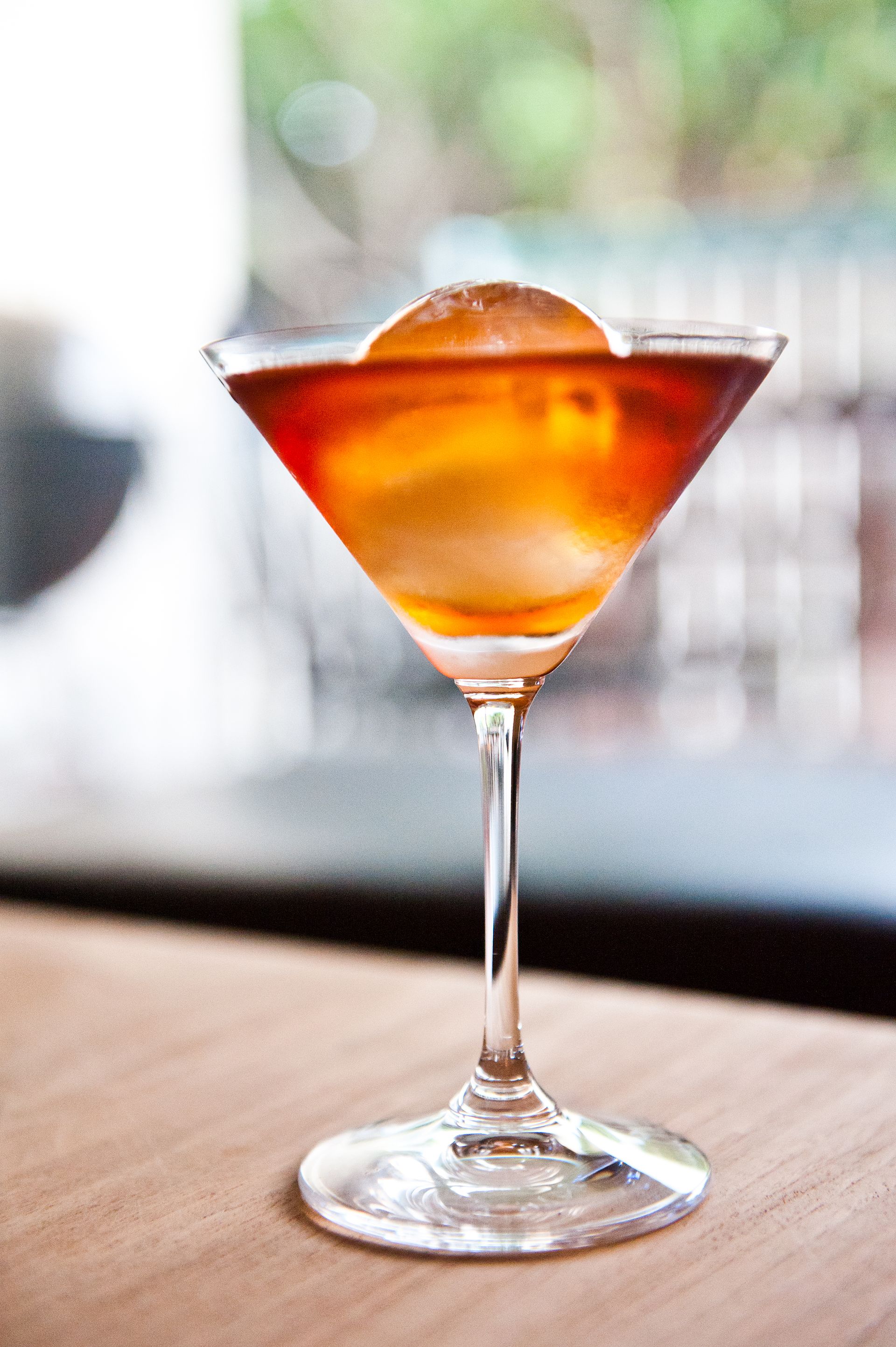 Коктейль Manhattan — главный аргумент за 100 proof: рожь не тонет в вермуте